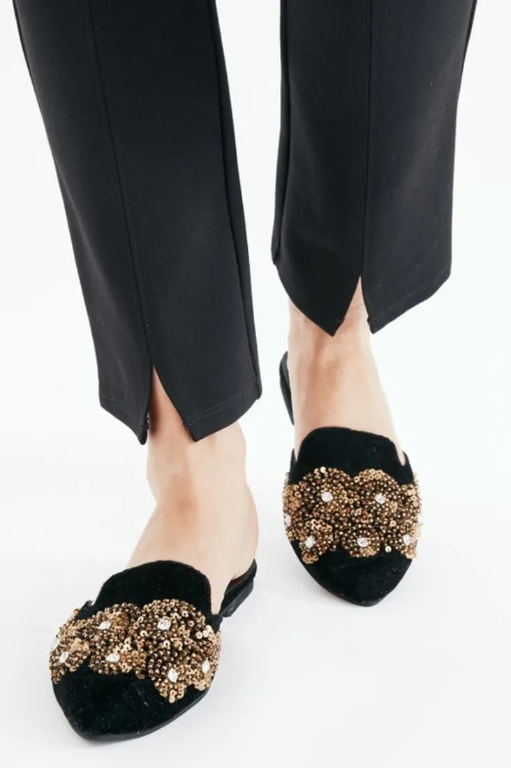 delilah_embellished_slide_1.webp Hot Soft Surroundings Delilah Embellished Slide Black/Gold