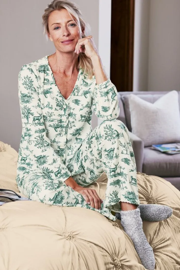 festive_finley_sleep_set_4.webp Outlet Soft Surroundings Festive Finley Sleep Set