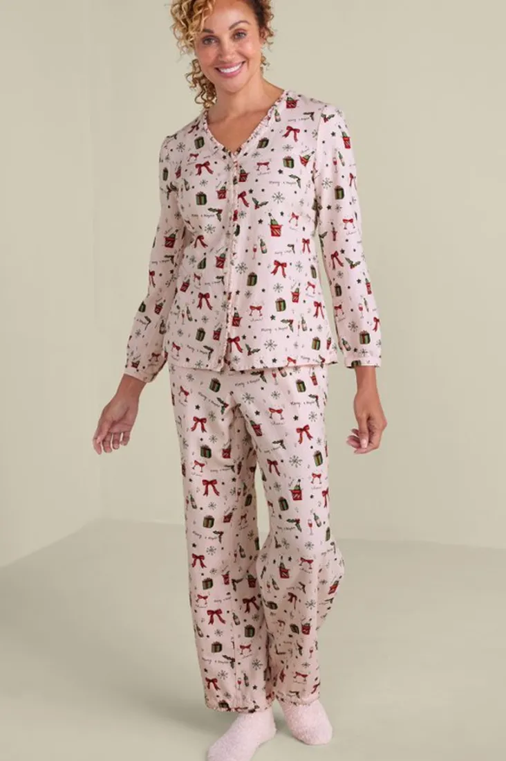 festive_finley_sleep_set_6.webp Outlet Soft Surroundings Festive Finley Sleep Set