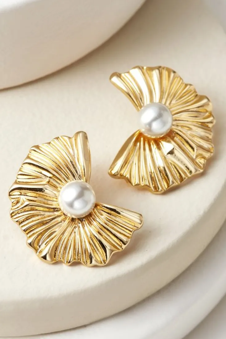 Discount Soft Surroundings Lourdes Shell Earrings Gold