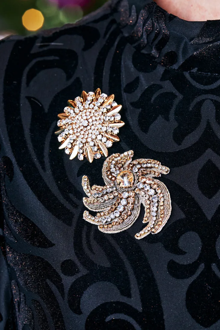 swirl_around_burst_brooch_2.webp Clearance Soft Surroundings Swirl Around Burst Brooch Gold